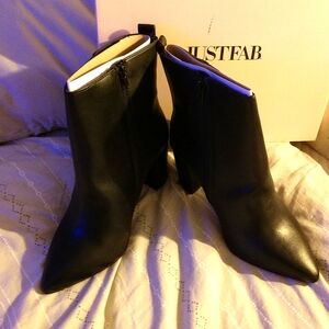 NWT Justfab booties